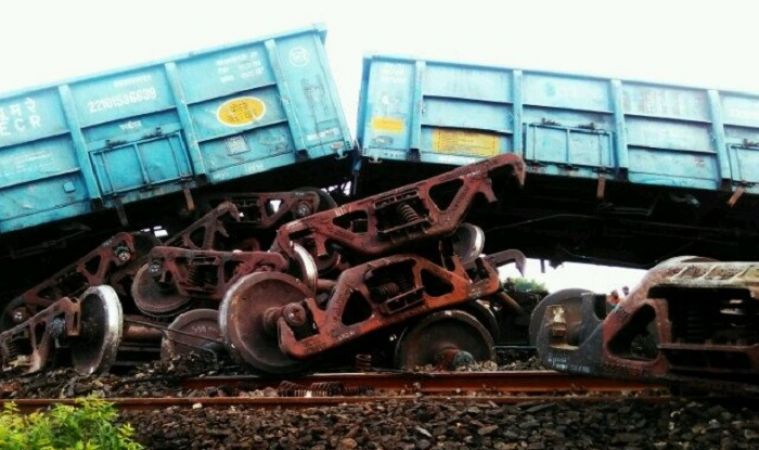 Goods train derails in Bihar today