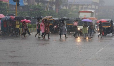 केरल में भारी बारिश के कारण  10 लोगों की मौत