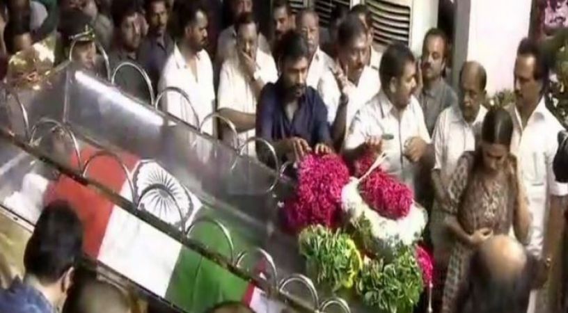 Karunanidhi's body kept at Rajaji hall in Chennai for homage