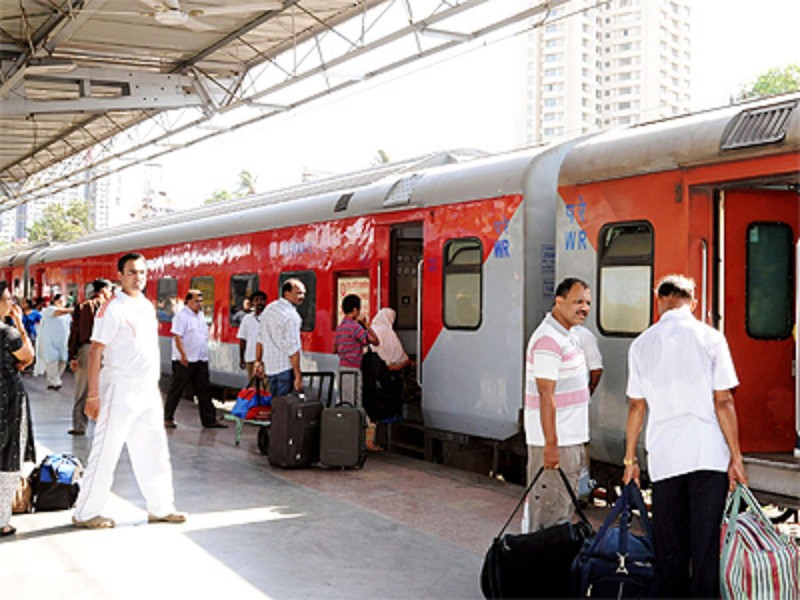 11 रेलवे स्टेशनों पर कम हुए प्लेटफॉर्म टिकट के दाम