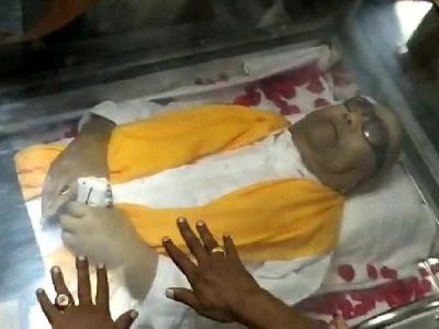 Madras HC pronounces verdict: M Karunanidhi to get a burial at the Marina Beach