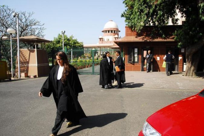 Supreme court asks the lawyers not to become the flatterer of government