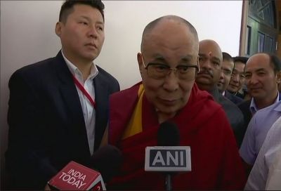 Dalai Lama apologies on 