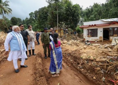 PM Modi Visits Landslide-Affected Wayanad, Offers Full Support for Rehabilitation