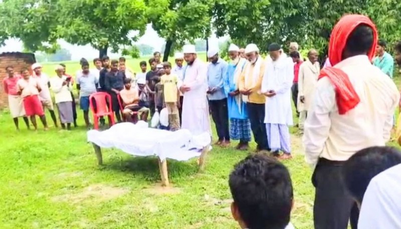 Last Rites of Elderly Man in UP Performed According to Both Muslim and Hindu Customs—Here's Why