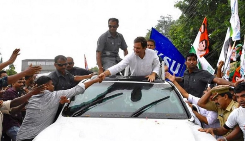 Rahul Gandhi Lands at Coimbatore airport, On the way to Wayanad