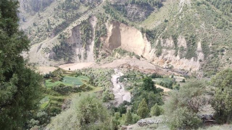 Himachal Pradesh Landslide blocks flow of Chenab river