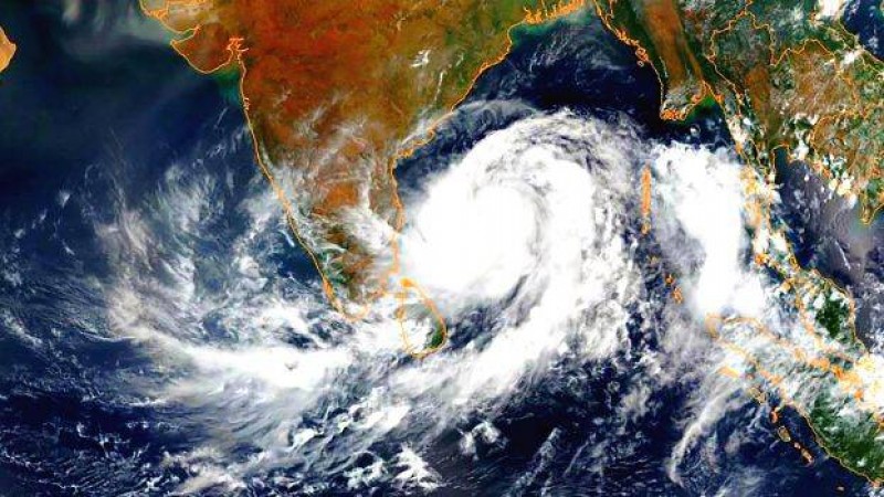 Low pressure continues in West Central Bay of Bengal, Meteorological Department warns of storm in next 48 hours