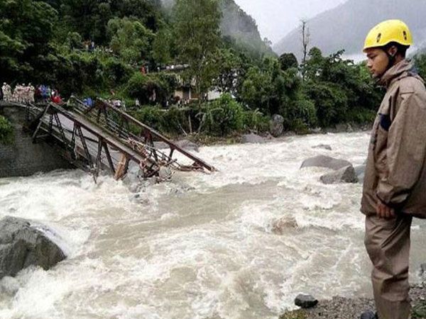 Kailash Mansarovar Yatra halted due to the floods and landslide caused by the cloudburst on the route