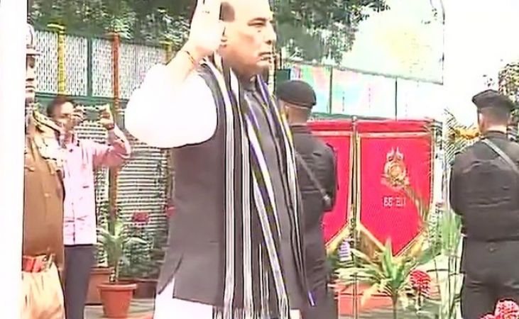 PM Modi greets nation through Twitter while  Rajnath Singh hoisted the national flag at his residence
