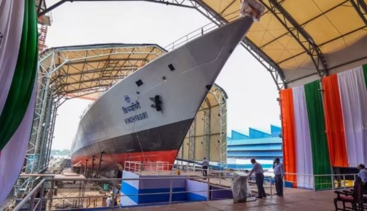 Murmu Launches INS 'Vindhyagiri' in Kolkata, 6th 'Project 17 Alpha' Ship
