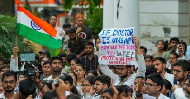 Nationwide Protests Over Kolkata Doctor's Rape and Murder Continue for Eighth Day, Healthcare Services Disrupted