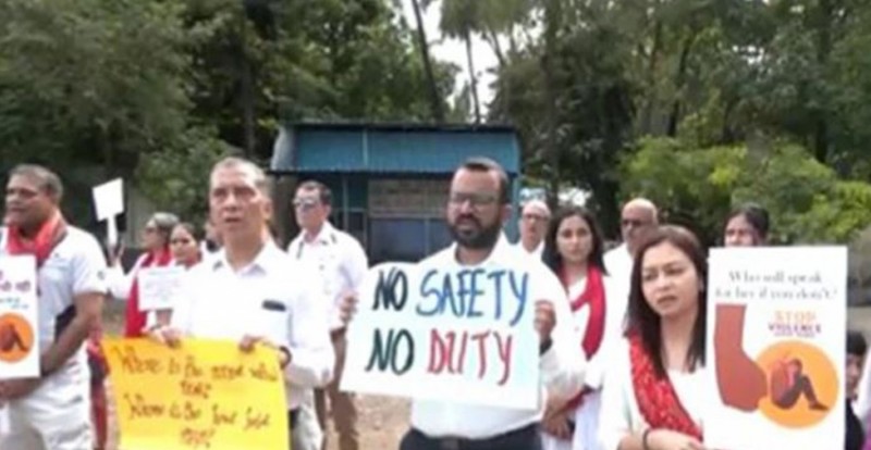 Mumbai Doctors Protest Over Safety Concerns Following Trainee Doctor's Tragic Death