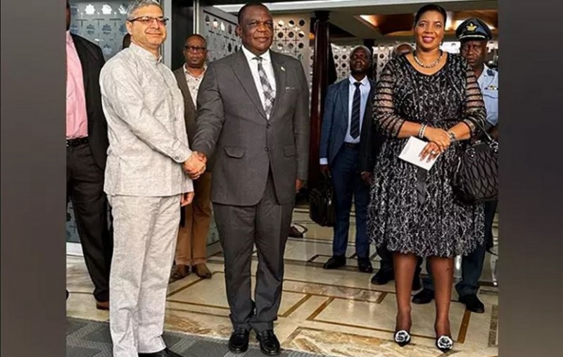 Zimbabwe Vice President Arrives in New Delhi for India-Africa Business Conclave