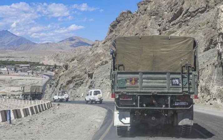 लद्दाख के लेह जिले में दर्दनाक सड़क हादसा, 9 सैनिक शहीद