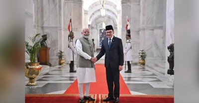 Malaysian PM Anwar Ibrahim Accorded Warm Ceremonial Welcome in India Ahead of Key Talks with PM Modi