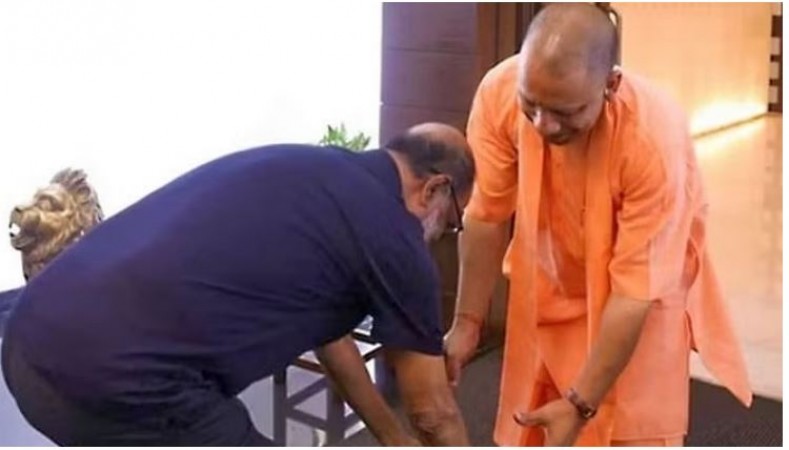 Rajinikanth Clarifies Gesture of Reverence towards Yogi Adityanath