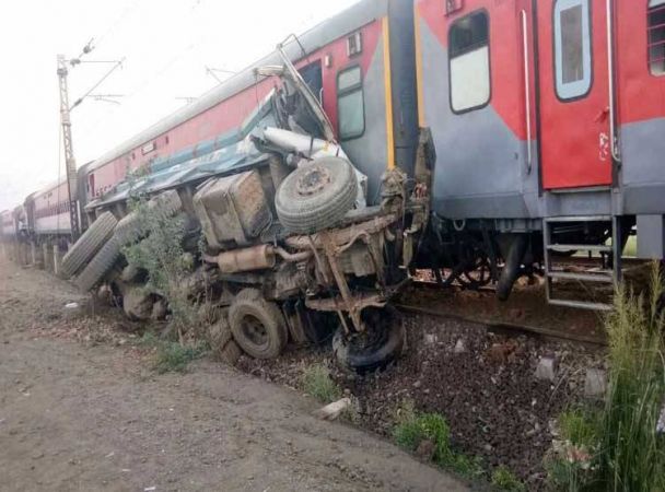 Uttar Pradesh: Kaifiyat Express derailed in Auraiya