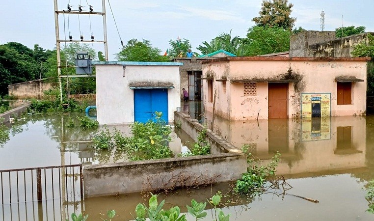 Odisha flood furry: 6.4-La marooned; Water level drops in rivers