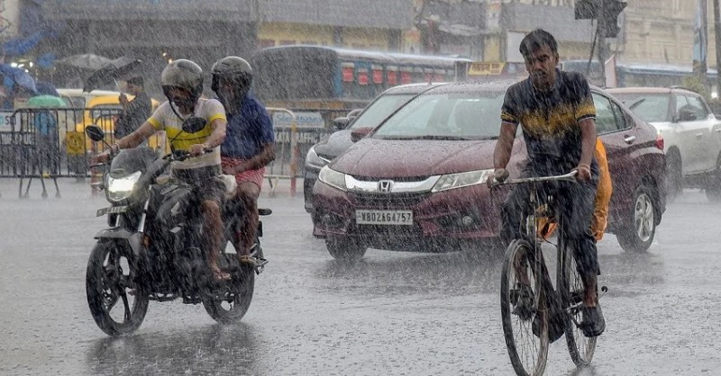 Mumbai Braces for Heavy Rainfall: IMD Issues Orange Alert for Several Districts