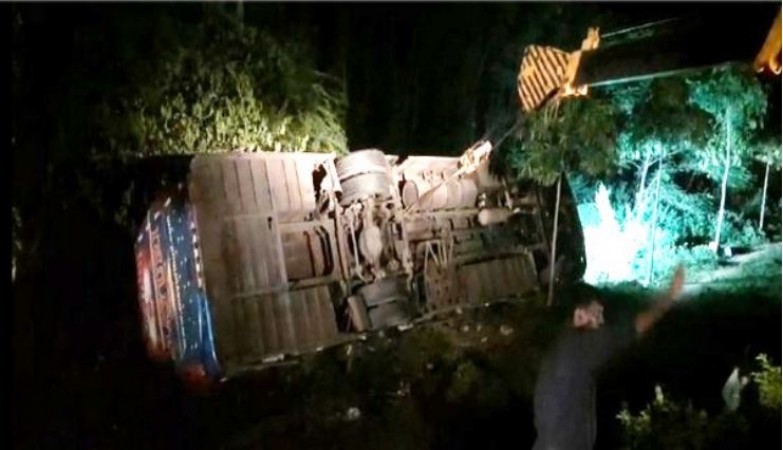 BREAKING! 10 Injured as Bus Overturns on Andhra Highway
