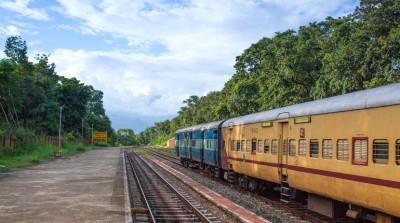 भारतीय रेलवे ने फेस्टिवल स्पेशल ट्रेनों की सेवाओं का किया विस्तार