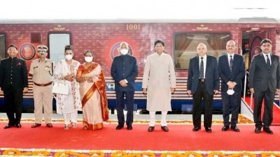 President Kovind on tour of Ram Temple construction site via special train