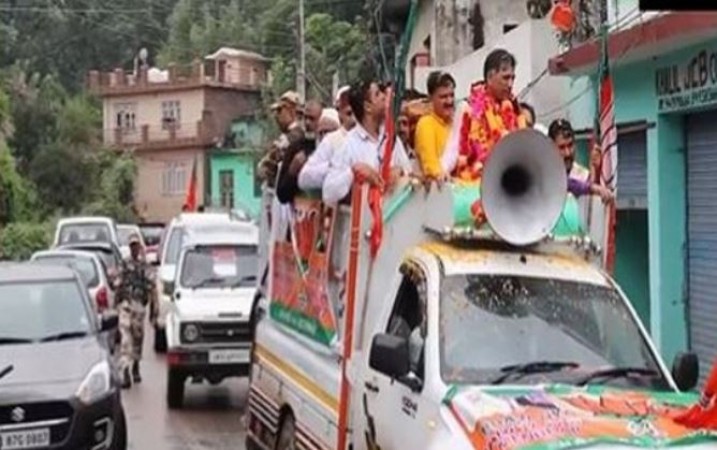 जम्मू कश्मीर चुनाव को लेकर जोर आजमाइश शुरू, भाजपा उम्मीदवार मुर्तज़ा ने निकाला रोड शो