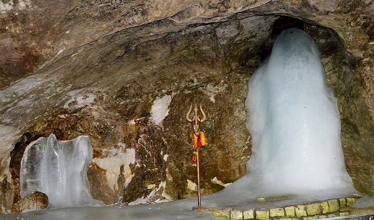 Conclusion of 62-Day-long Amarnath Yatra: Morning Ritual at Shri Amarnath Cave