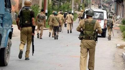 Terrorists abduct 9 relatives of policemen in 3 districts of South Kashmir in the last 2 days