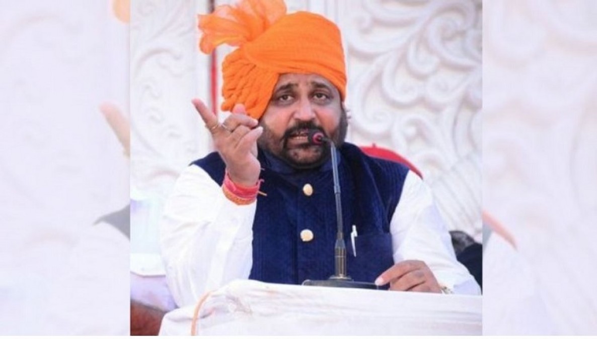 BREAKING! Jaipur: Rashtriya Rajput Karni Sena chief Sukhdev Singh Gogamedia shot dead