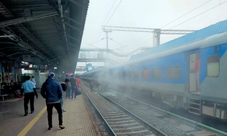 Fire Breaks Out on Bhubaneswar-Howrah Jan Shatabdi Express at Cuttack Station