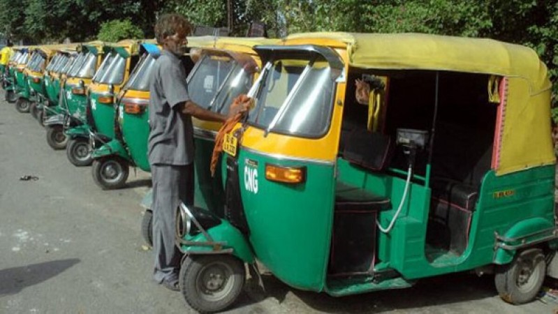 दिल्ली में टैक्सी, ऑटो यूनियनें कल करेगी विरोध प्रदर्शन