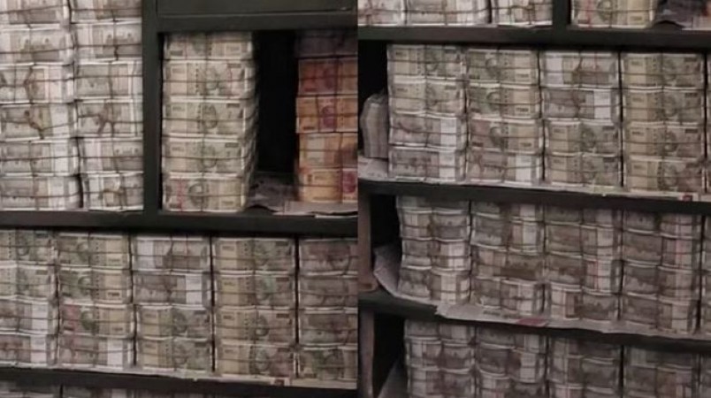 IT raids on Congress MP's premises, over Rs 200 crore cash found in 9 shelves