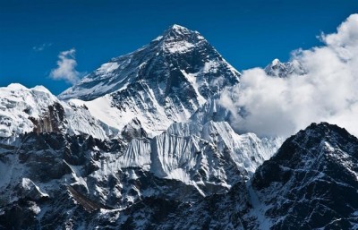 नेपाल सरकार ने माउंट एवरेस्ट की संशोधित ऊंचाई का किया खुलासा