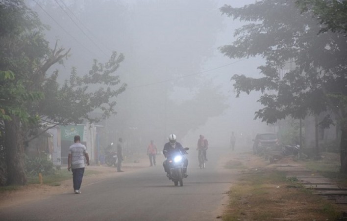 Several parts of Odisha experience winter chill; Thick Blanket Of Fog