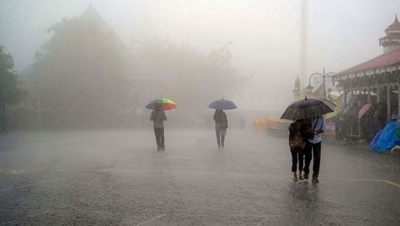 दिल्ली-NCR में बारिश, कश्मीर-हिमाचल में बर्फ़बारी, जानिए आपके राज्य में कैसा रहेगा मौसम ?