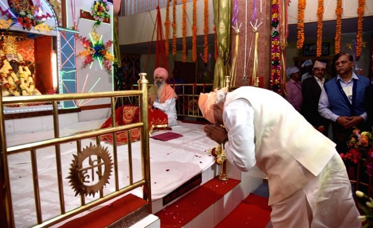 PM Narendra Modi offers prayers to Sant Ravidas in Varanasi