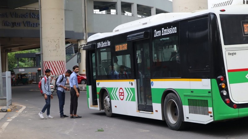 Delhi Launches 500 Electric Buses to Tackle Pollution Issues