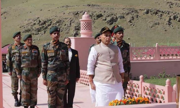 Defense Minister and High-Ranking Military Officials Honor Fallen Soldiers on 'Vijay Diwas'