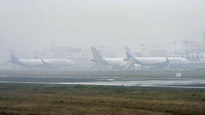 Delhi Airport Issues Advisory as Severe Pollution and Fog Disrupt Visibility