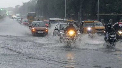 Heavy Rains Hit Tamil Nadu: IMD Issues Orange Alert for Chennai and Surrounding Districts