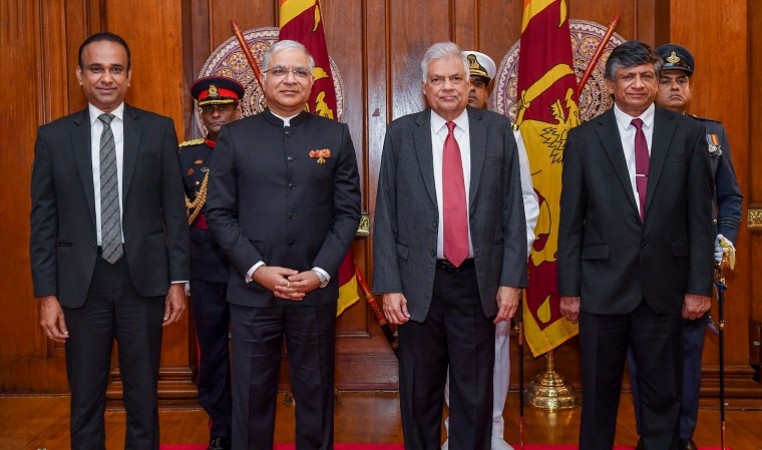 India's New High Commissioner Assumes Charge, Presents Credentials to Sri Lankan Prez