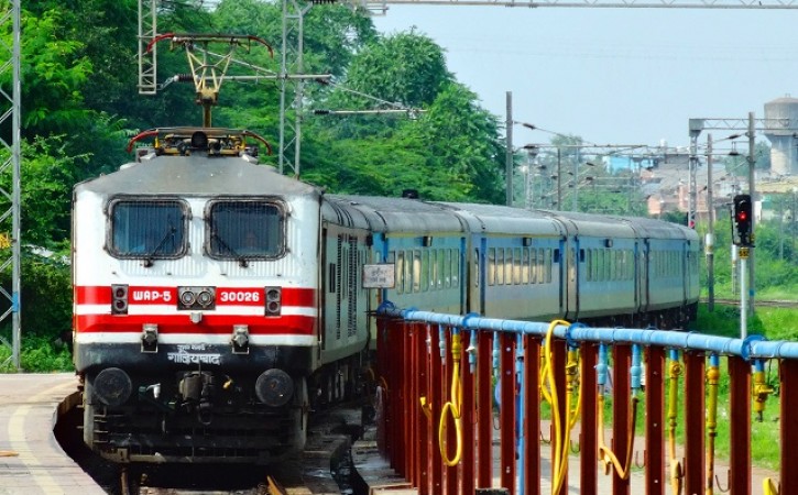 30 दिसंबर से चलेगी मध्य रेलवे की मुंबई-दिल्ली राजधानी ट्रेन
