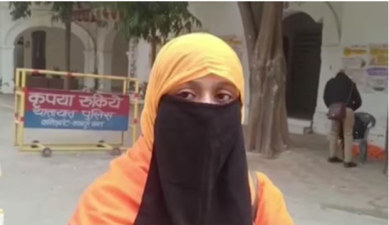 Muslim Woman Faces Harassment for Wearing Saffron Stole: A Tale of Religious Intolerance