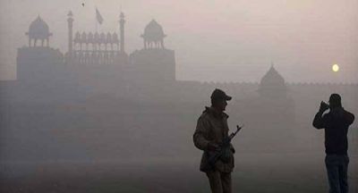 Delhi welcomes foggy day