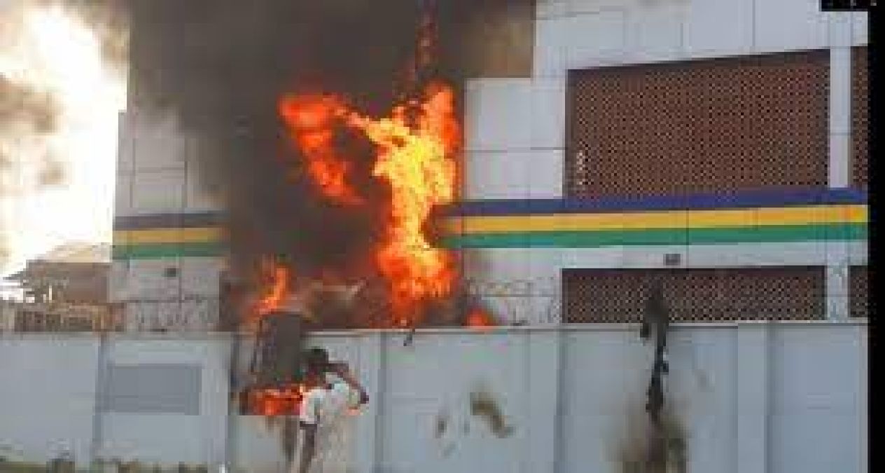 असम-पश्चिम बंगाल सीमा पुलिस बूथ में भीड़ ने आग लगा दी, जानिए क्यों