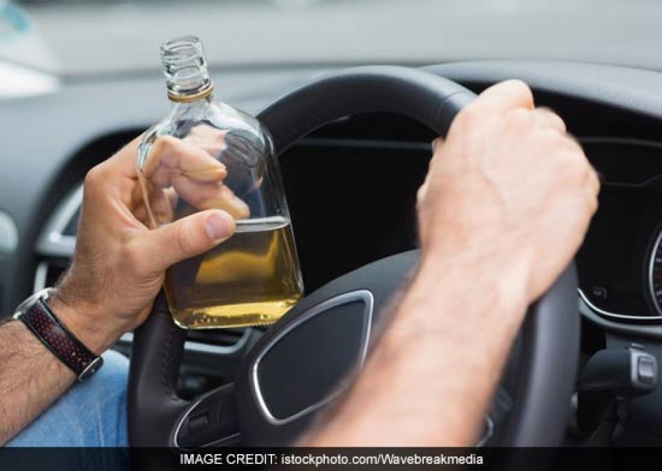 कोलकाता में शराब पीकर गाड़ी चलाने के 50 से अधिक लोगो को दण्डित किया गया