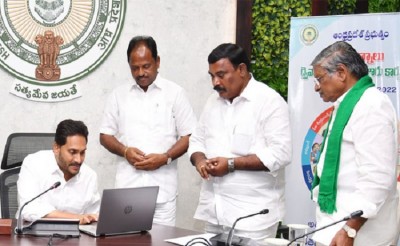Jagan Reddy releases Rs 590 cr for remaining beneficiaries