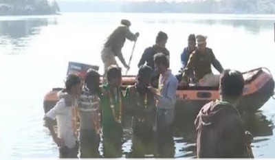 Students Protesting Jal Satyagraha in a pond near Bhopal